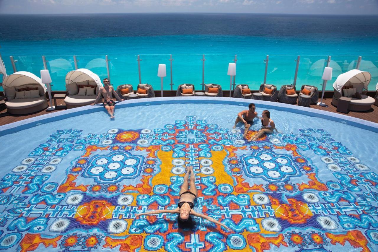 Royalton Chic Cancun, An Autograph Collection All-Inclusive Resort - Adults Only ภายนอก รูปภาพ The pool at the Bvlgari Resort